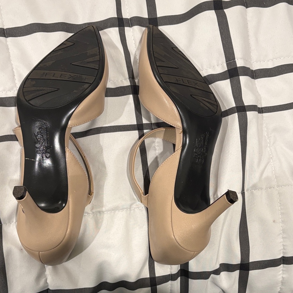 Life Stride Women's Beige Heels - Picture 4 of 5